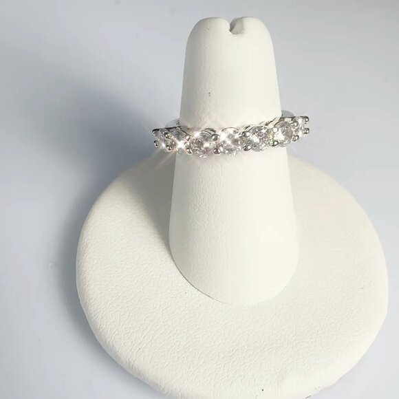 Cubic Zirconia Silver Tone Band Ring Size 8 - Picture 1 of 15